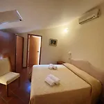 Couette-café Caterina House Nel Borgo Piu D'italia 3*
