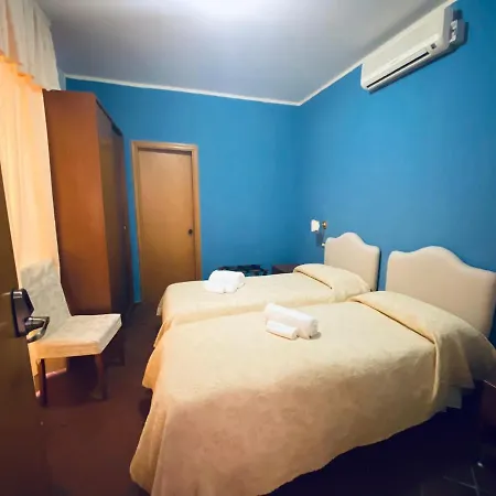 Caterina House Nel Borgo Piu D'italia 3* Сан-Лючидо
