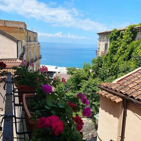 Caterina House Nel Borgo Piu D'italia Сан-Лючидо