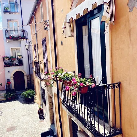 Caterina House Nel Borgo Piu D'italia Bed and breakfast San Lucido