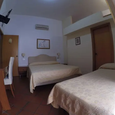 Caterina House Nel Borgo Piu D'italia Сан-Лючидо