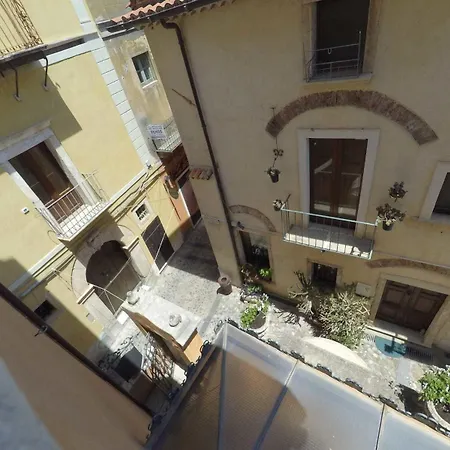 Caterina House Nel Borgo Piu D'italia 3* Сан-Лючидо