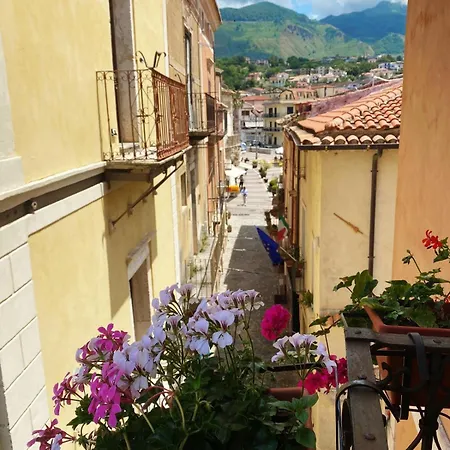 Caterina House Nel Borgo Piu D'italia Bed & Breakfast