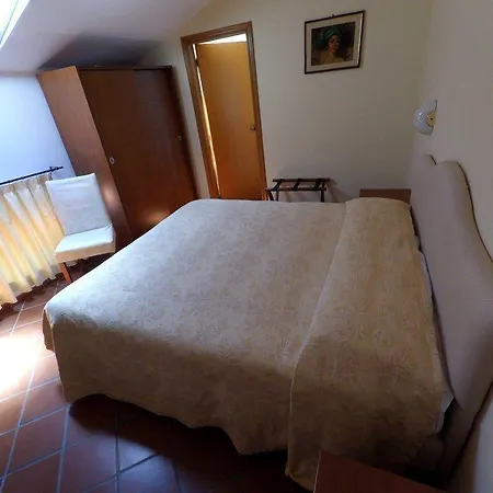 Frühstückspension Caterina House Nel Borgo Piu D'italia 3*