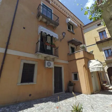 Caterina House Nel Borgo Piu D'italia Frühstückspension