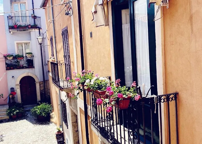 Caterina House Nel Borgo Piu D'italia 住宿加早餐酒店 圣卢西铎