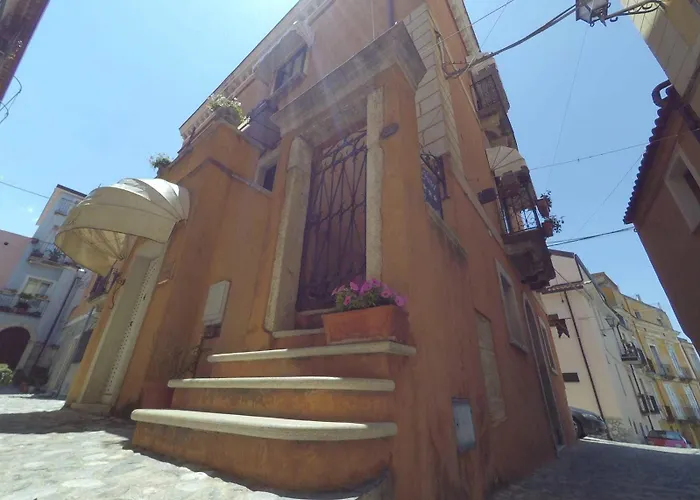 Caterina House Nel Borgo Piu D'italia 住宿加早餐酒店 3*